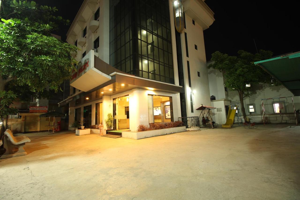 Hotel Laxmibai Palace シルディ エクステリア 写真